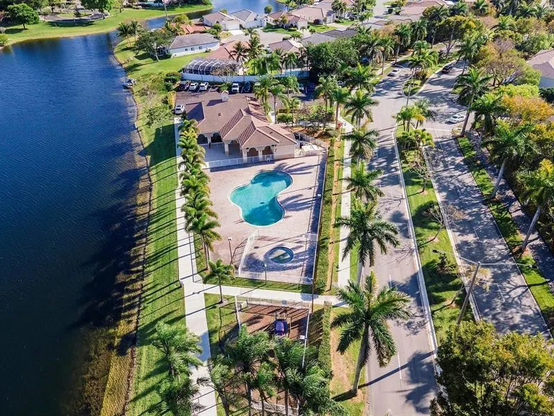4734 SW 13TH Place