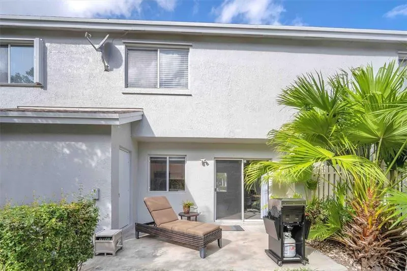 4734 SW 13TH Place