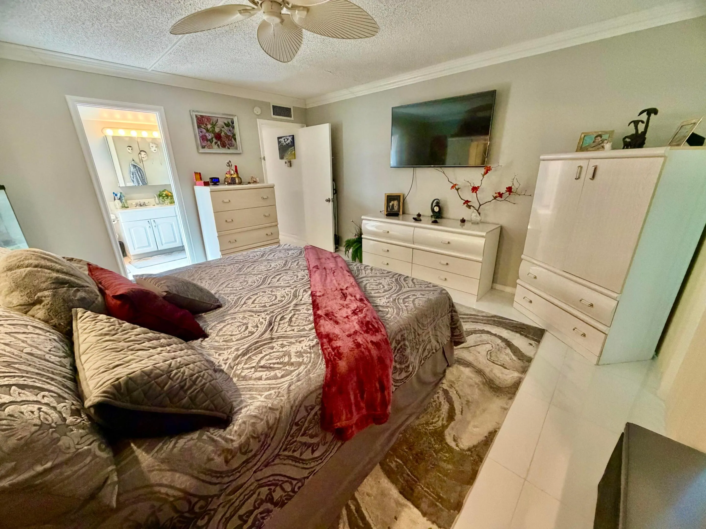 4401 MARTINIQUE Court #H2