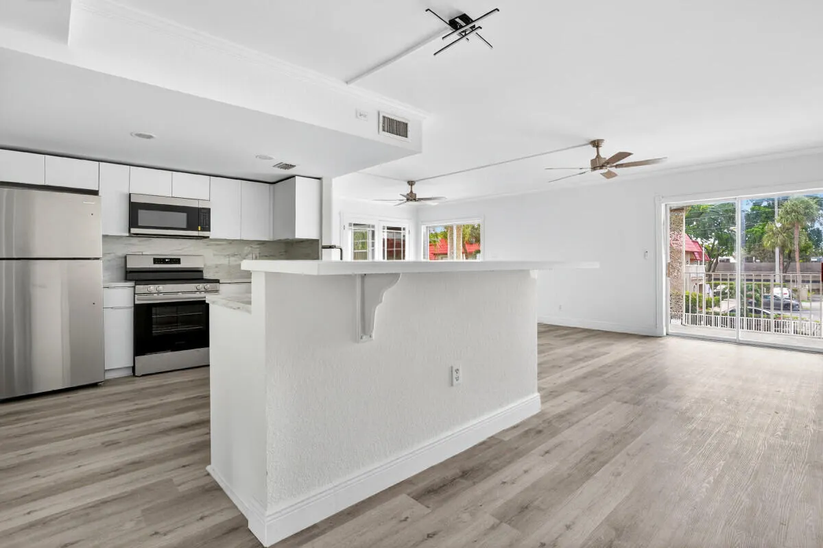 495 SE 8th Street #242