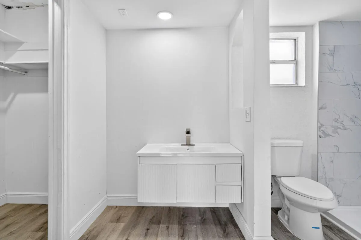 495 SE 8th Street #242
