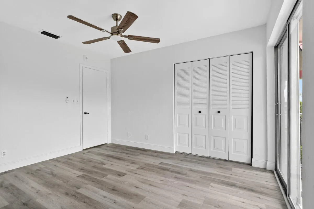 495 SE 8th Street #242
