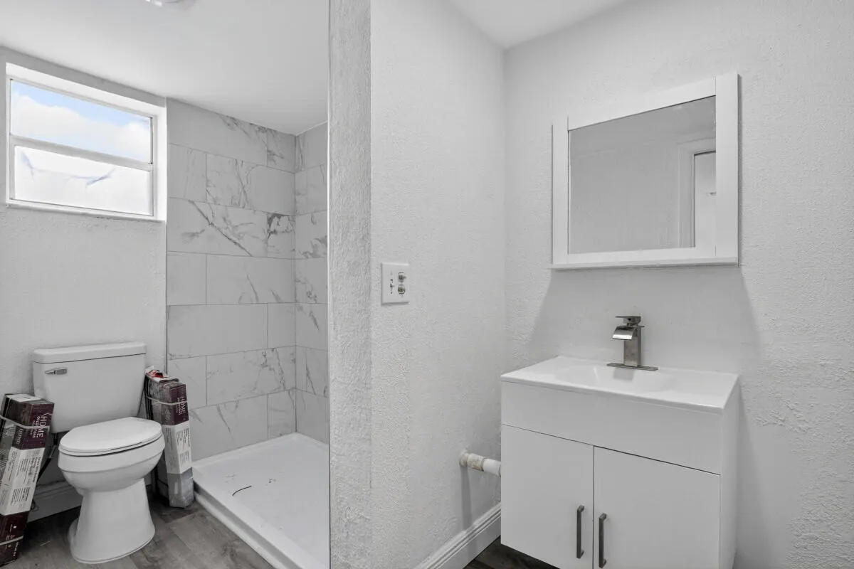 495 SE 8th Street #242