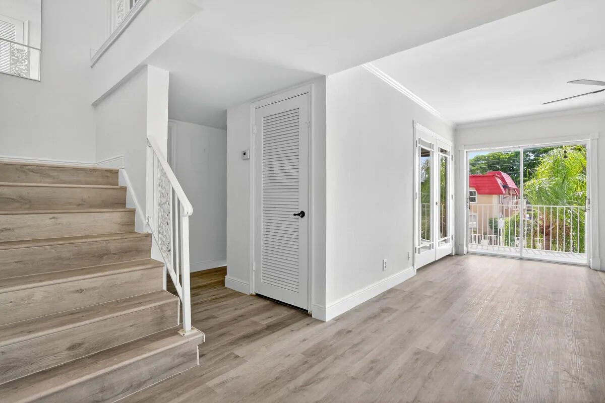 495 SE 8th Street #242