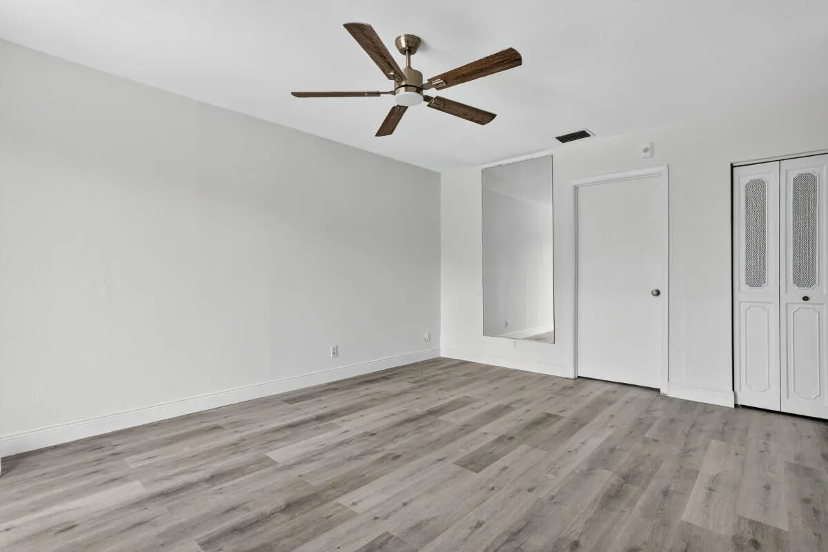 495 SE 8th Street #242
