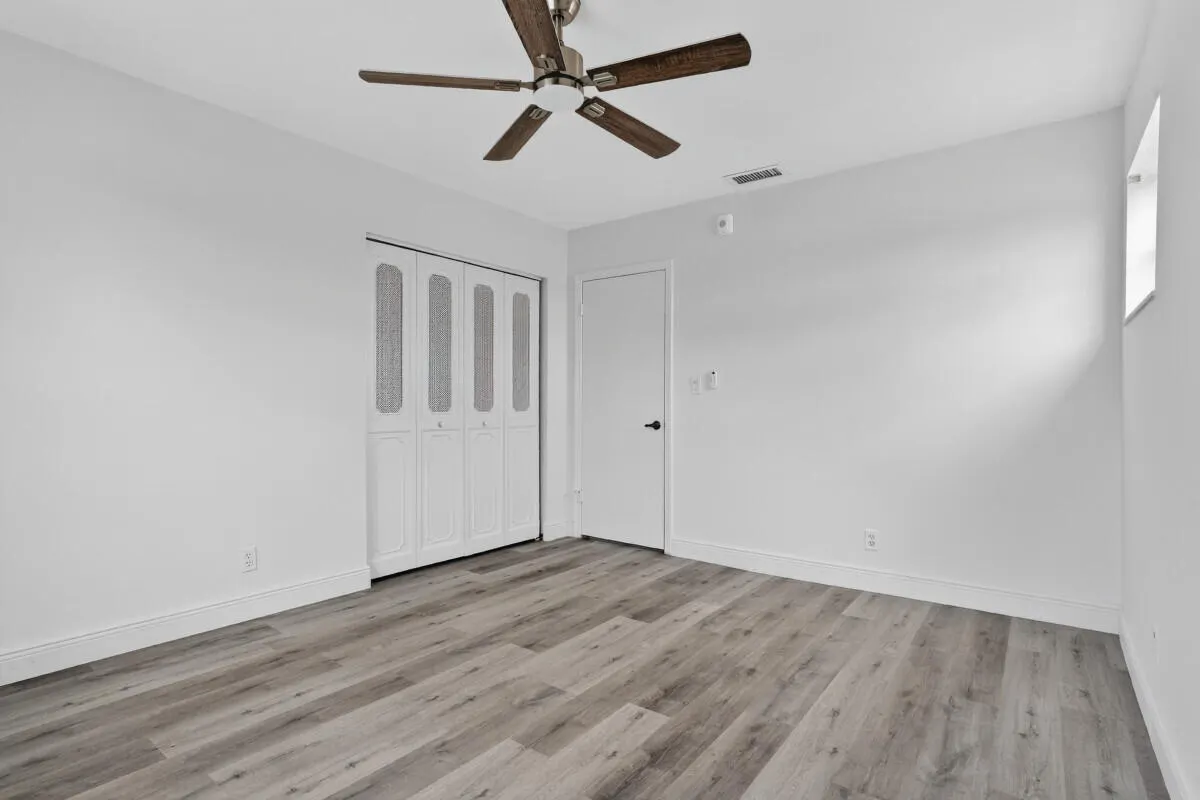 495 SE 8th Street #242
