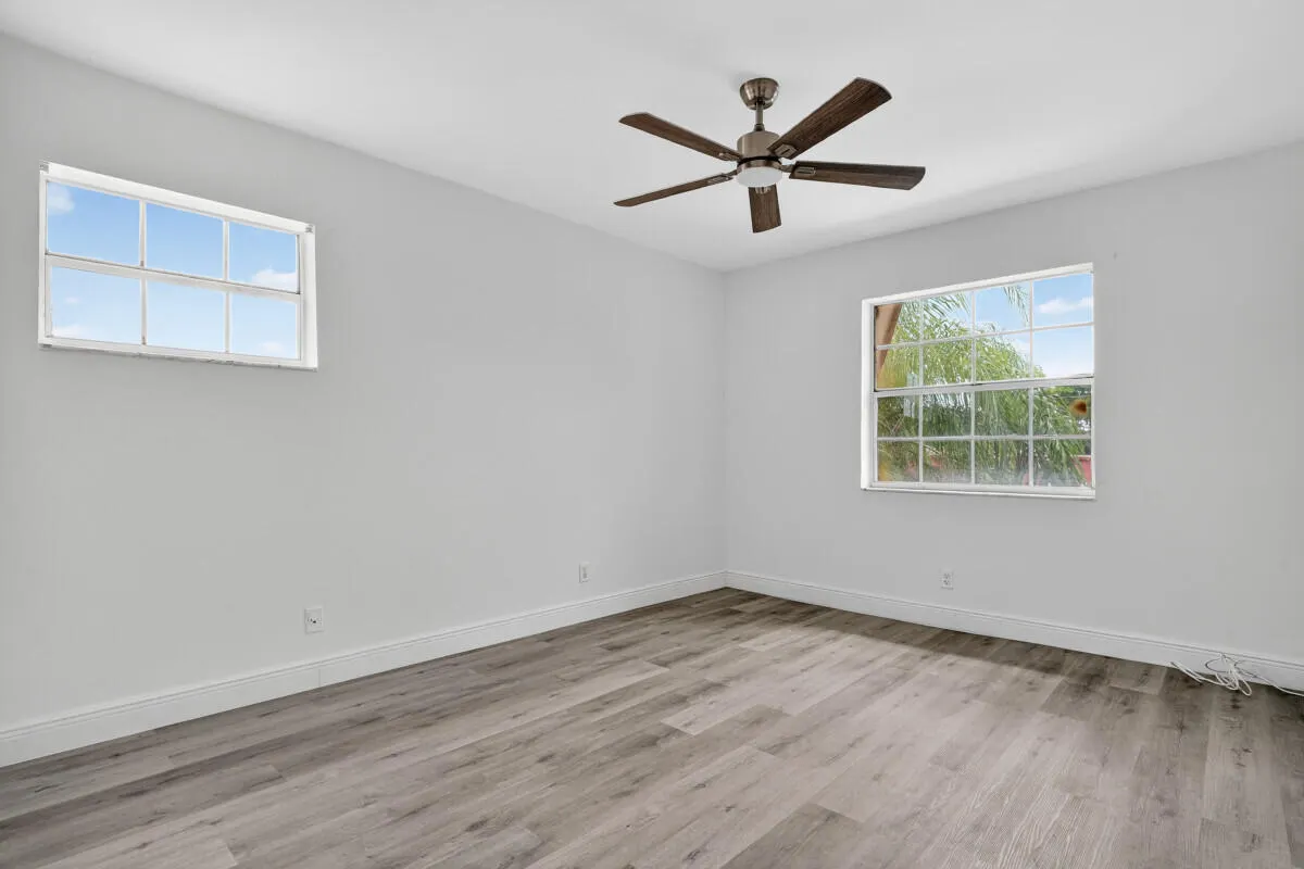 495 SE 8th Street #242