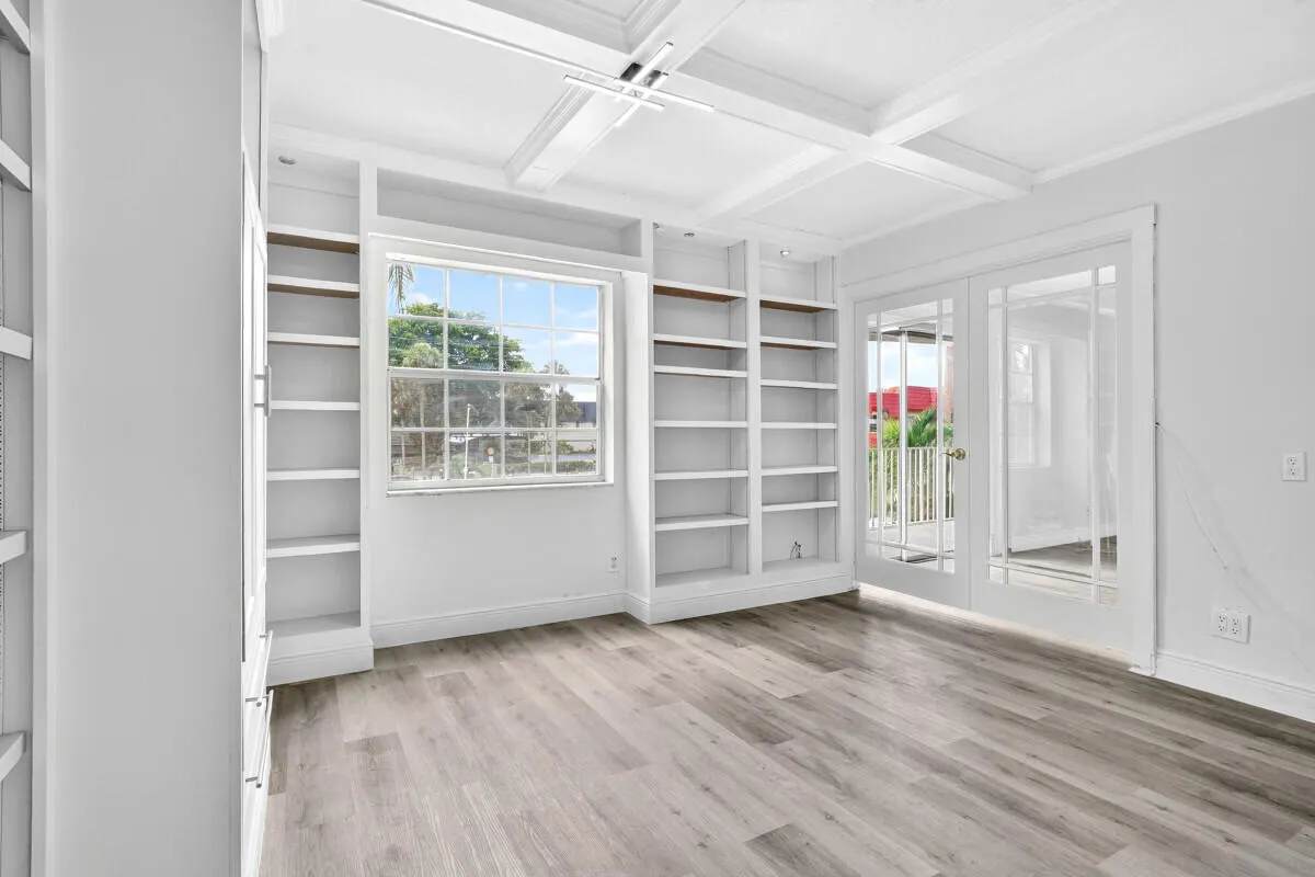 495 SE 8th Street #242