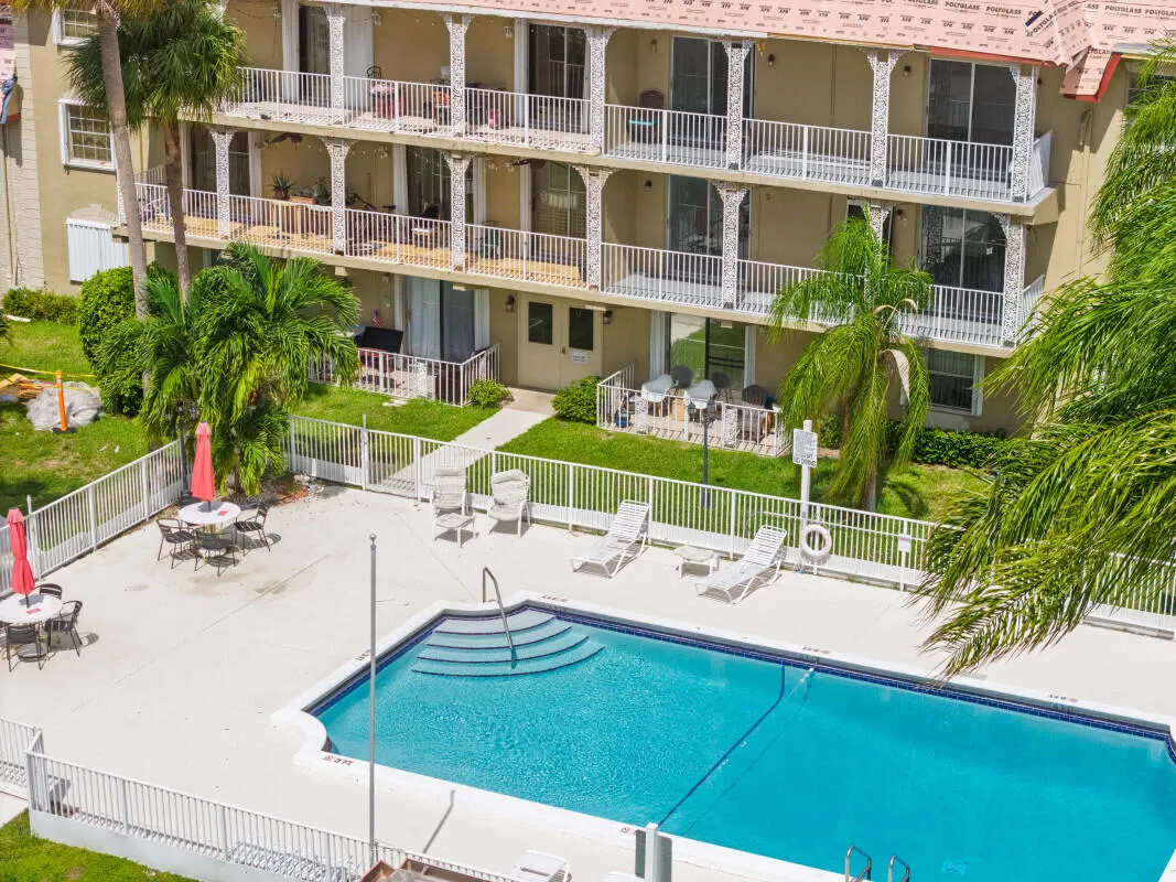 495 SE 8th Street #242