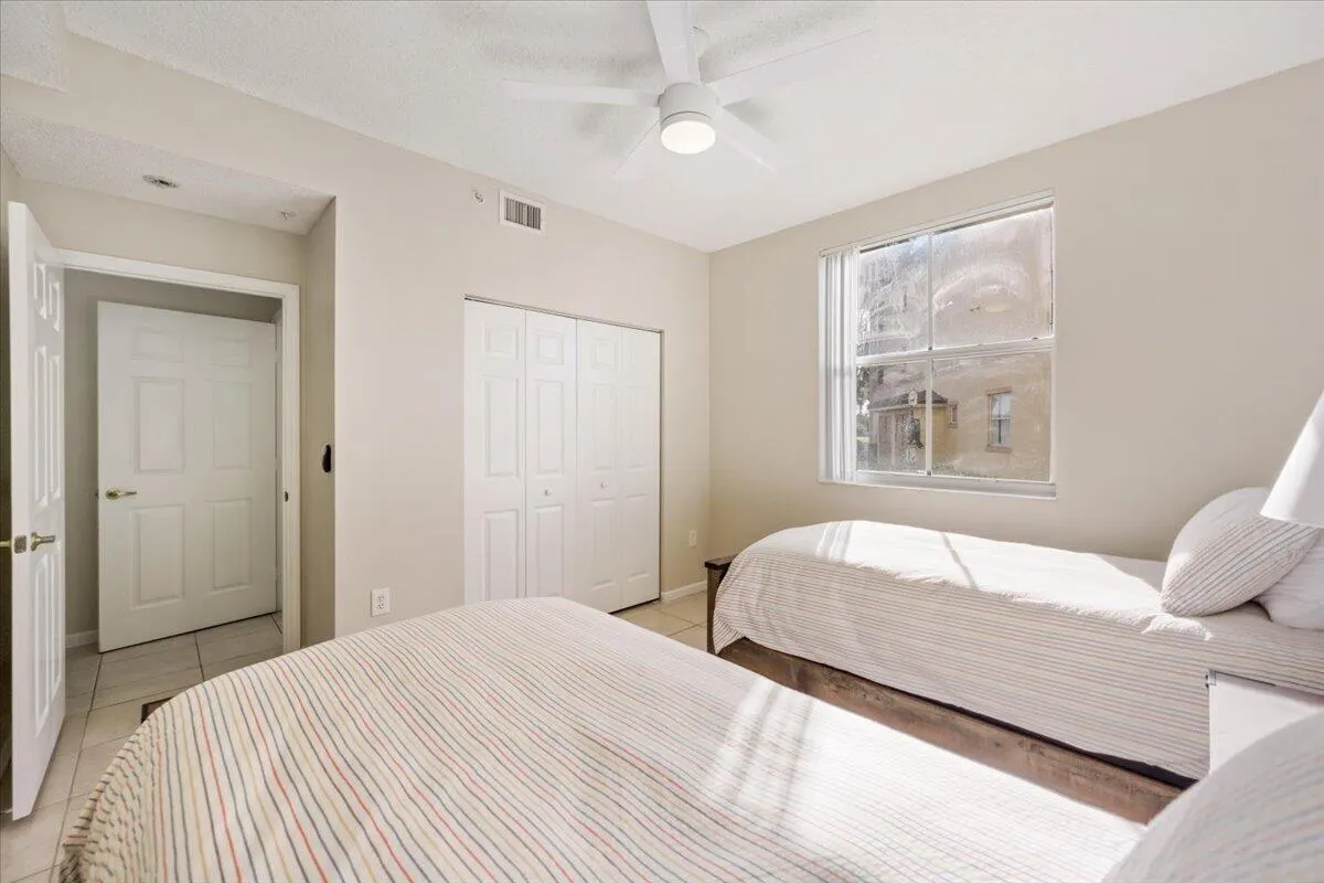 2060 GREENVIEW SHORES Boulevard #308