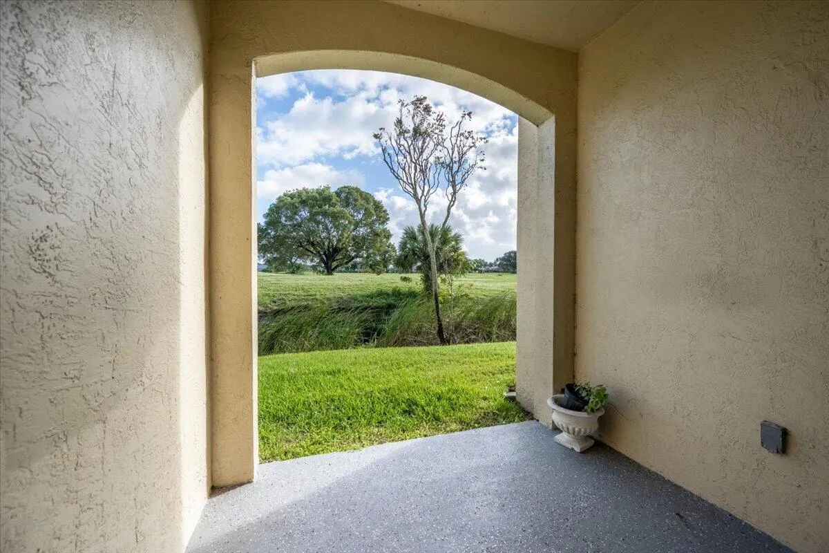 2060 GREENVIEW SHORES Boulevard #308