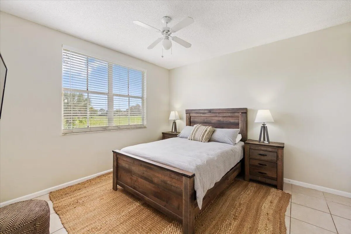 2060 GREENVIEW SHORES Boulevard #308