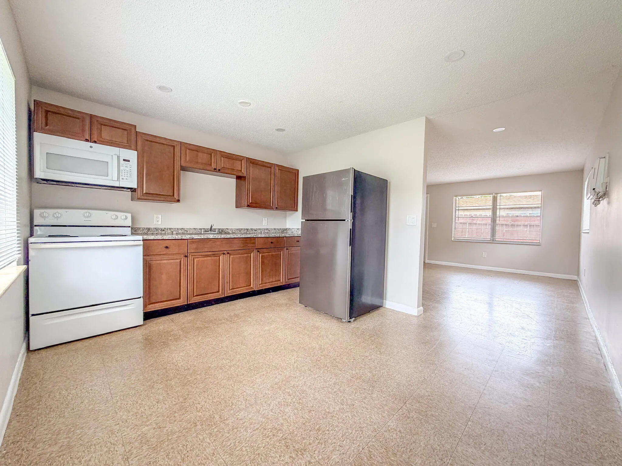 3451 Hi St
