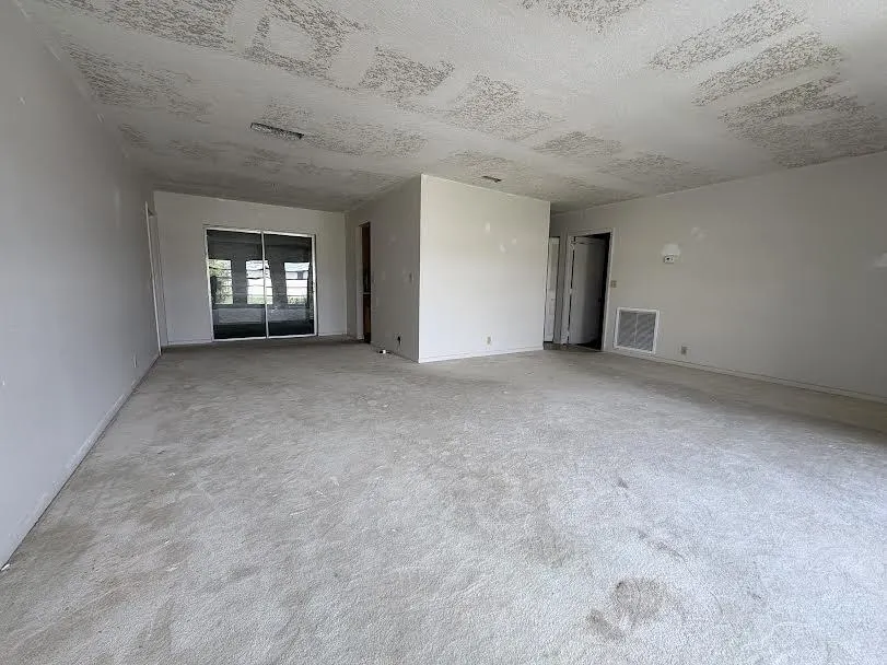 1410 NW 48TH Place