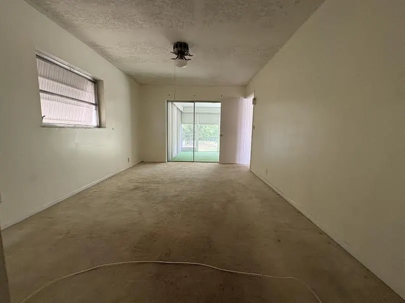 1410 NW 48TH Place