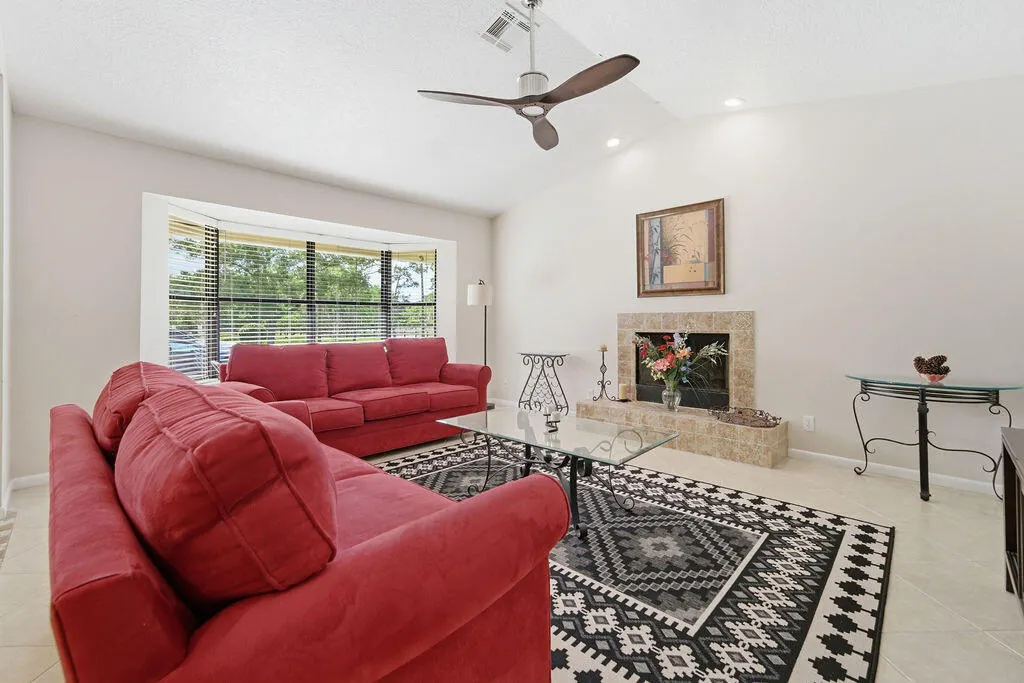 5562 REYNOLDS Road