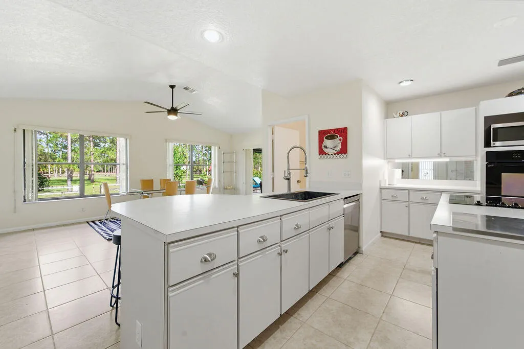 5562 REYNOLDS Road