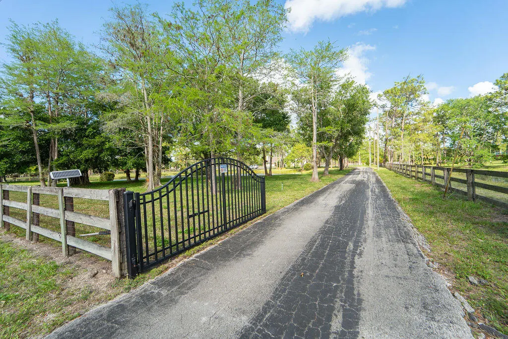 5562 REYNOLDS Road