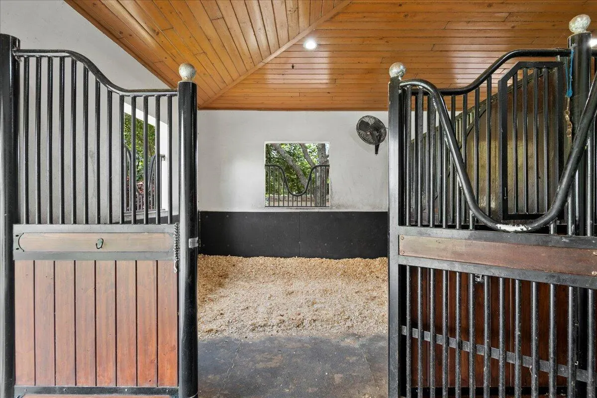 15636 Sunnyland Lane