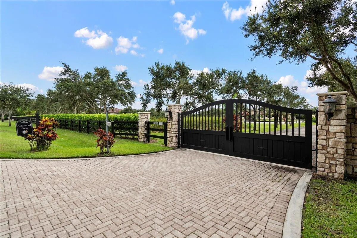 15636 Sunnyland Lane
