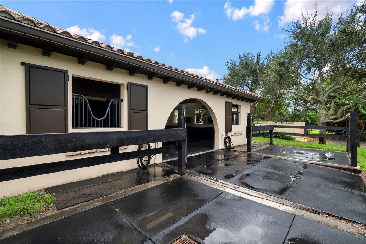 15636 Sunnyland Lane