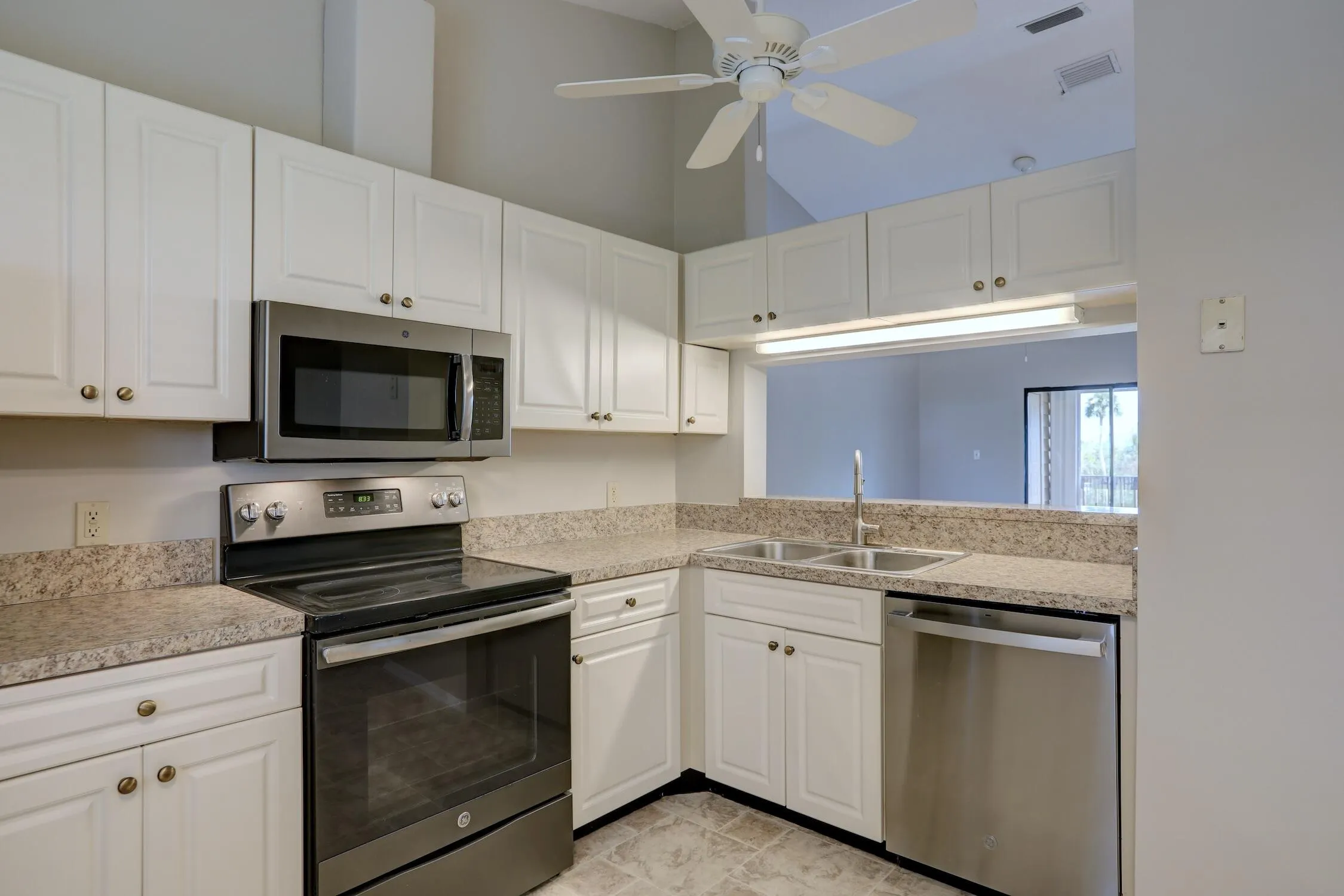 5685 MARINA Drive #4