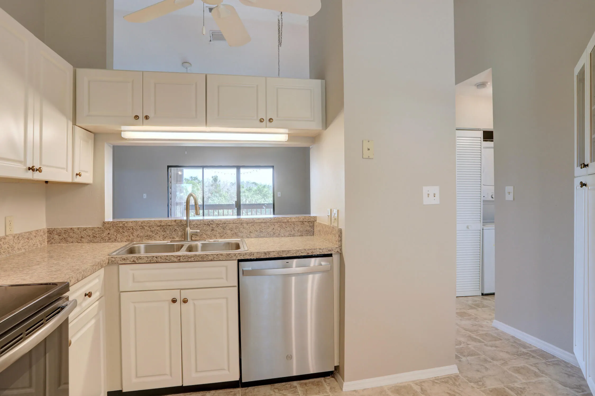 5685 MARINA Drive #4