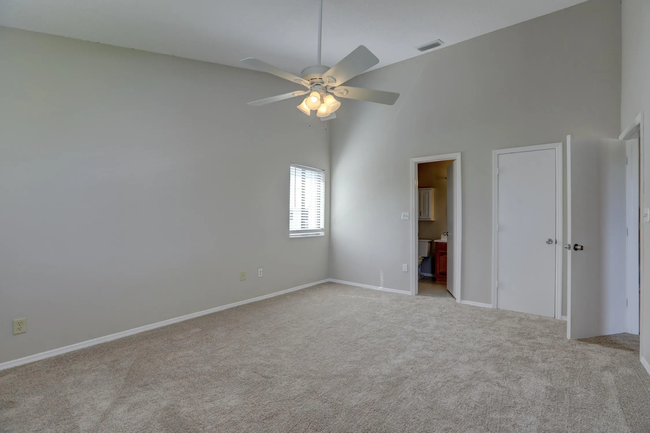 5685 MARINA Drive #4