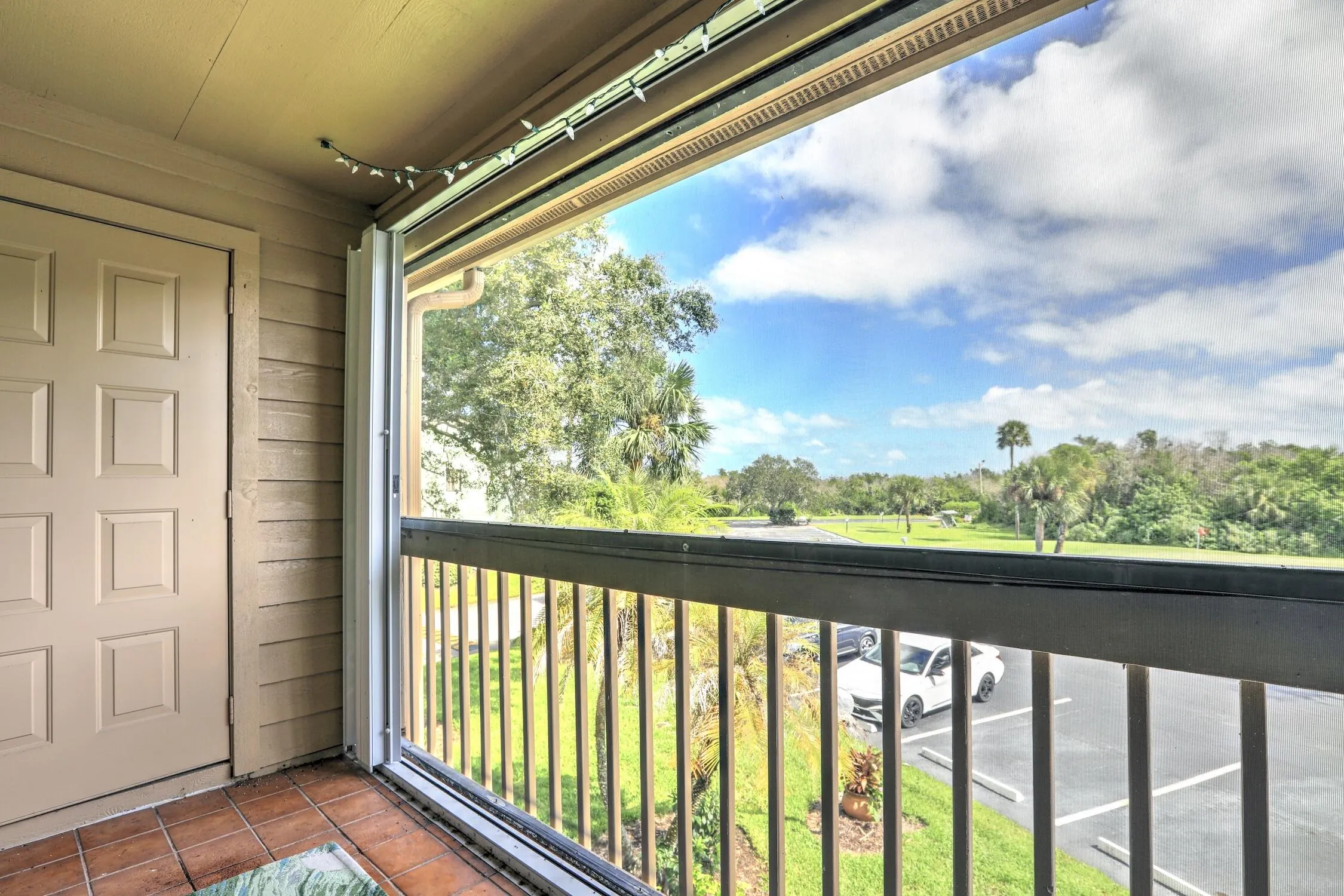 5685 MARINA Drive #4