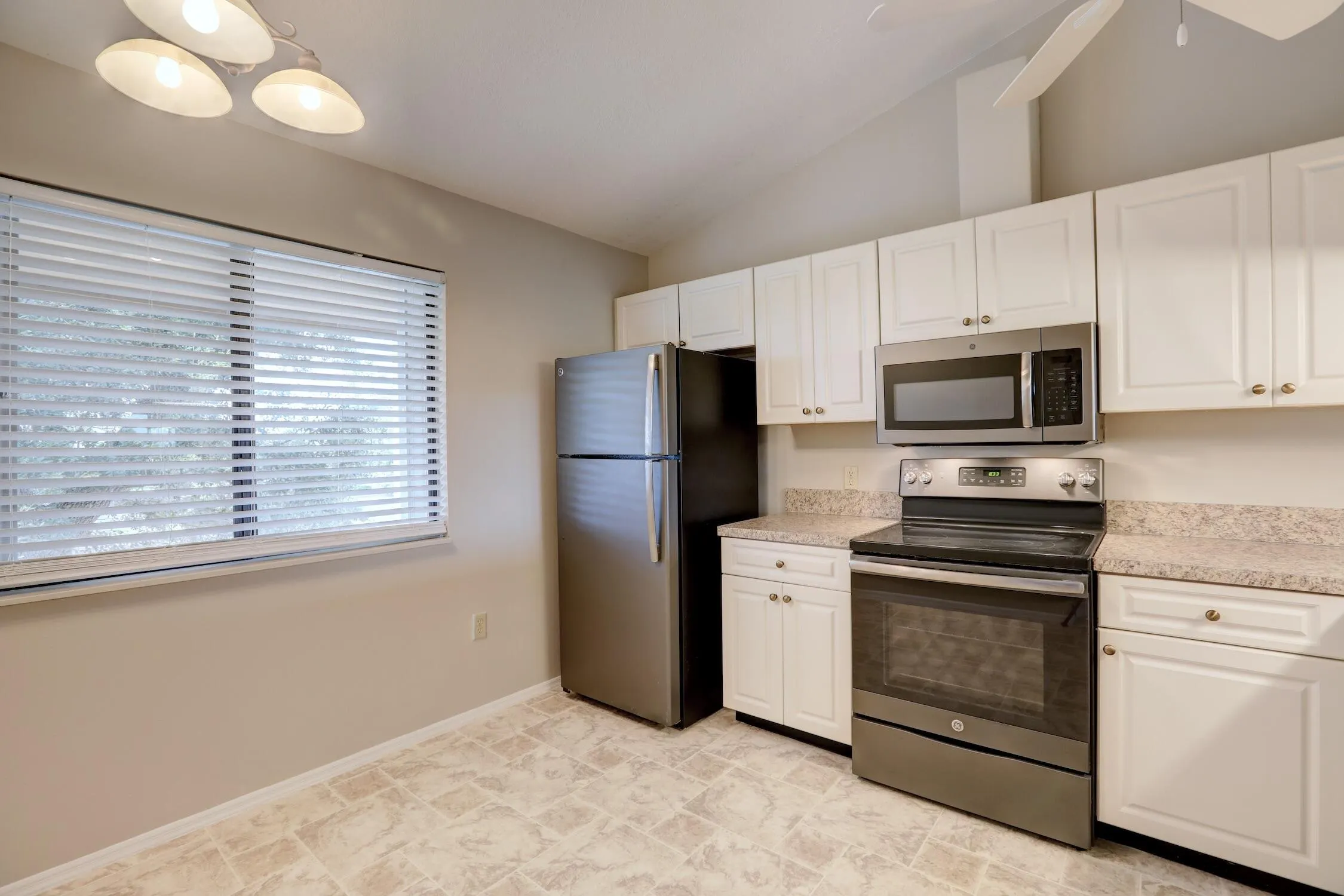 5685 MARINA Drive #4
