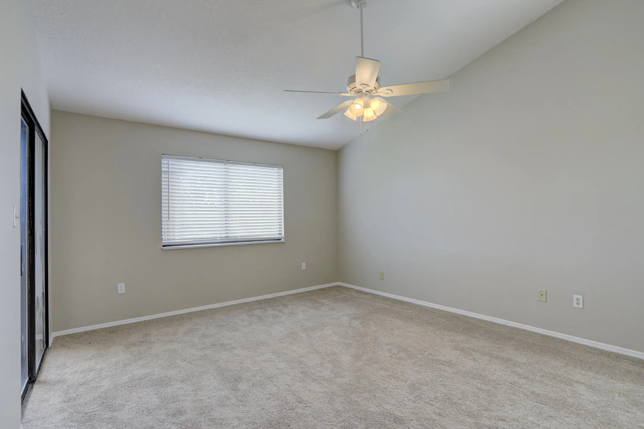 5685 MARINA Drive #4