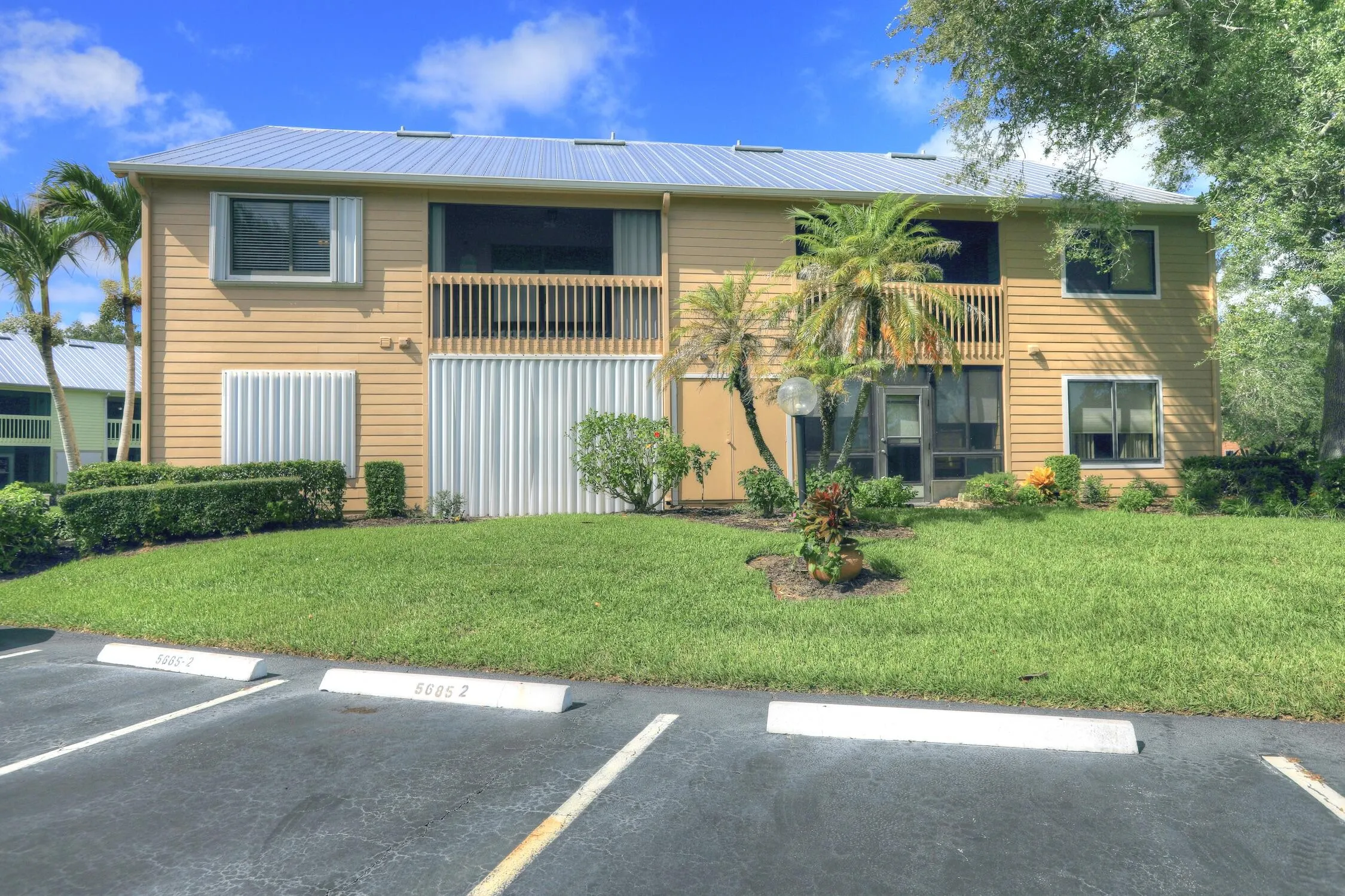 5685 MARINA Drive #4