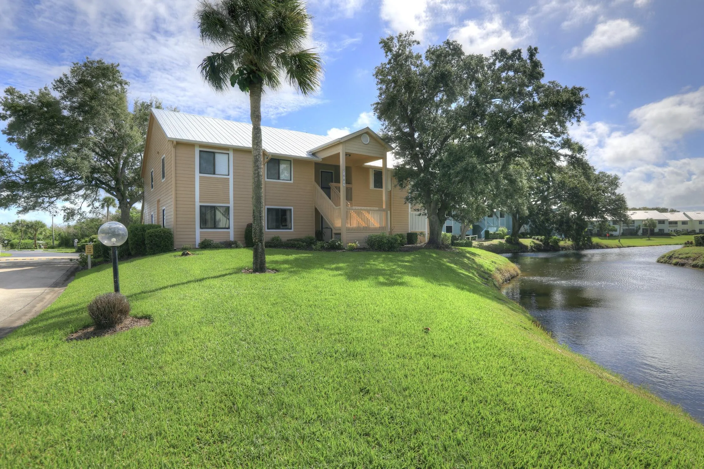 5685 MARINA Drive #4