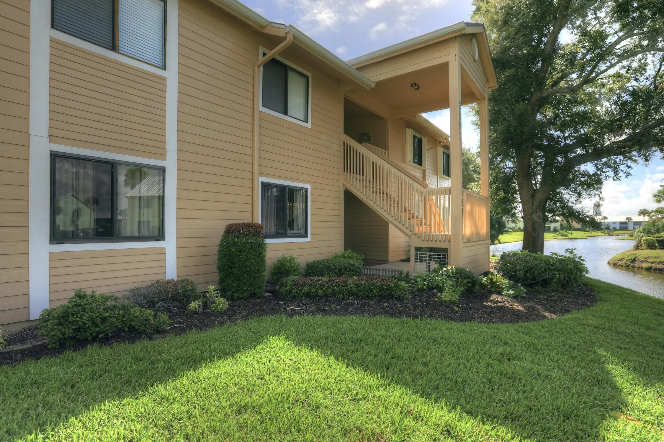 5685 MARINA Drive #4