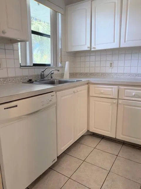 4640 Lucerne Lakes Boulevard W #307