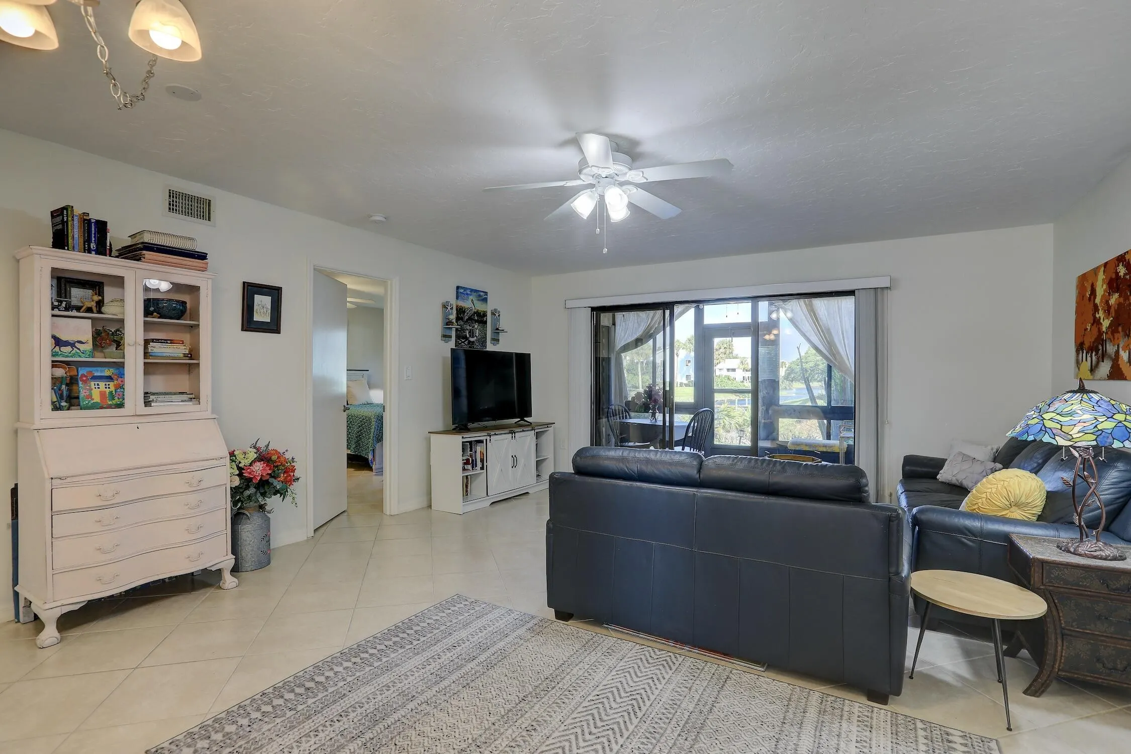 9626 RIVERSIDE Drive #1