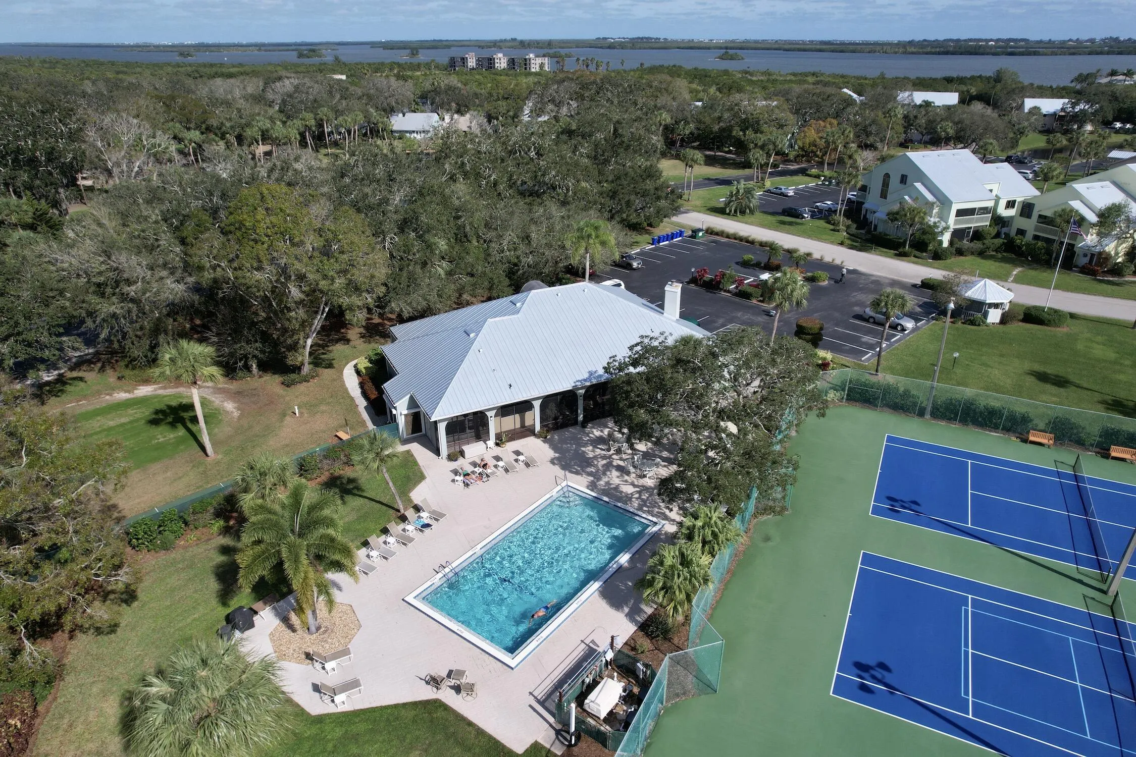 9626 RIVERSIDE Drive #1