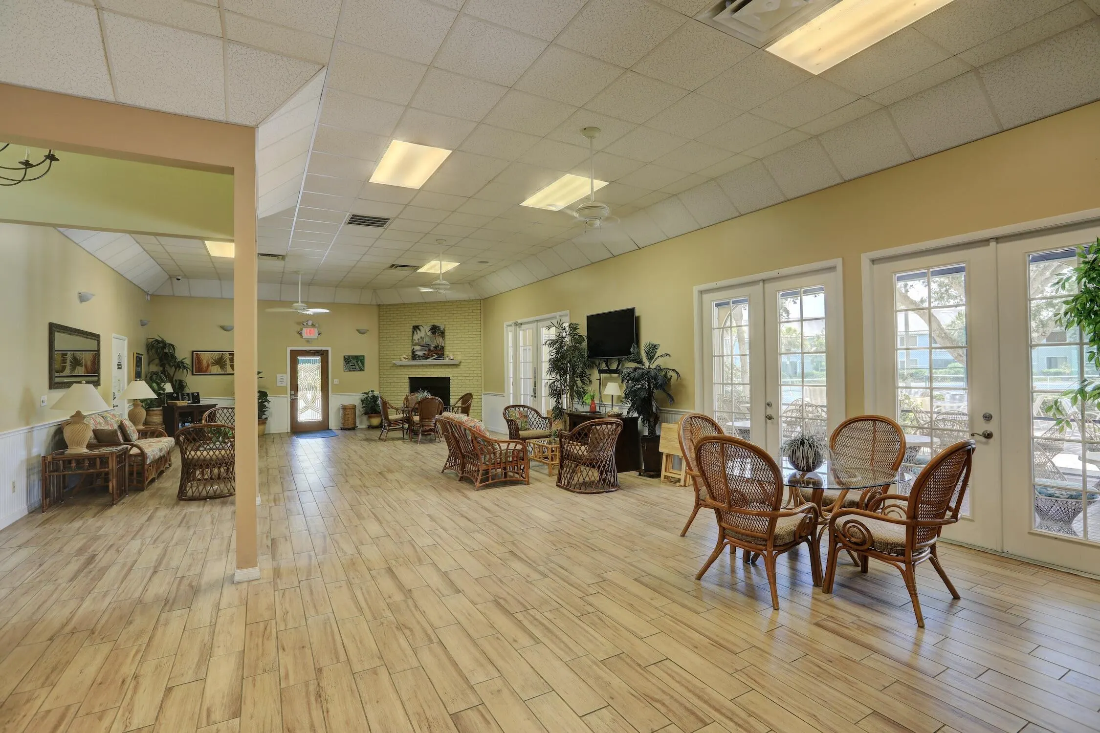 9626 RIVERSIDE Drive #1