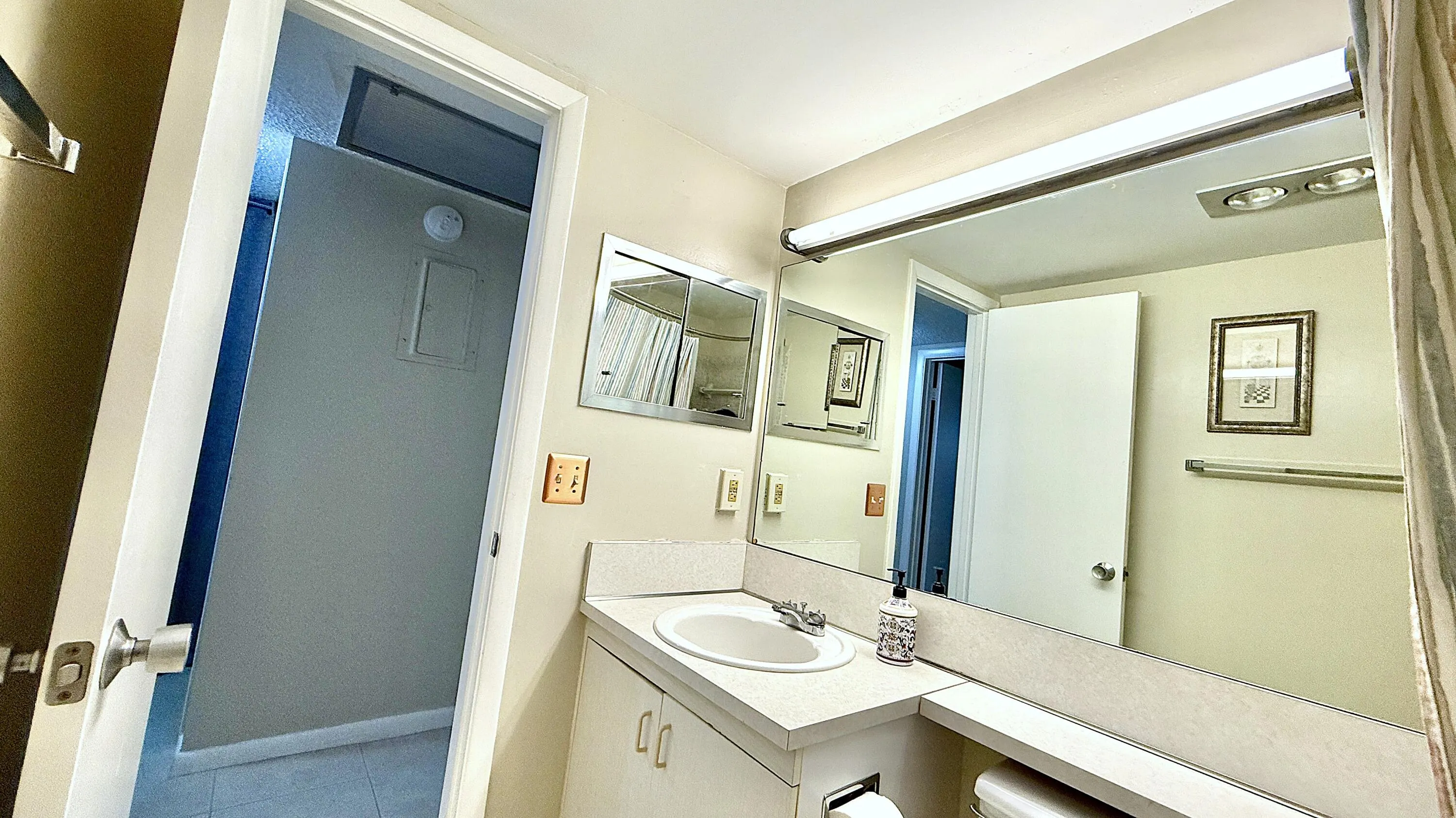 4075 NEWPORT Q Drive