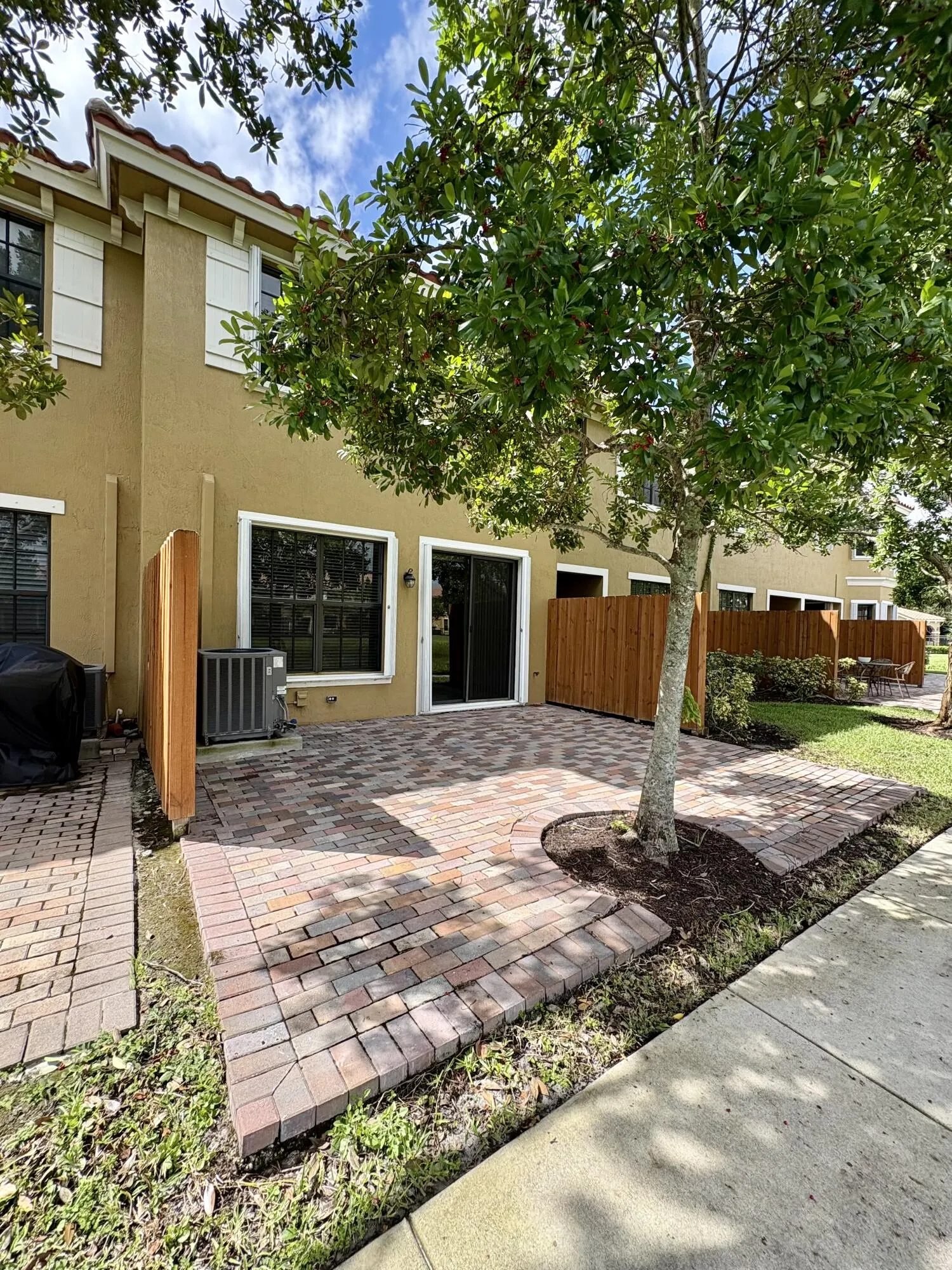 10199 WELLINGTON PARC Drive