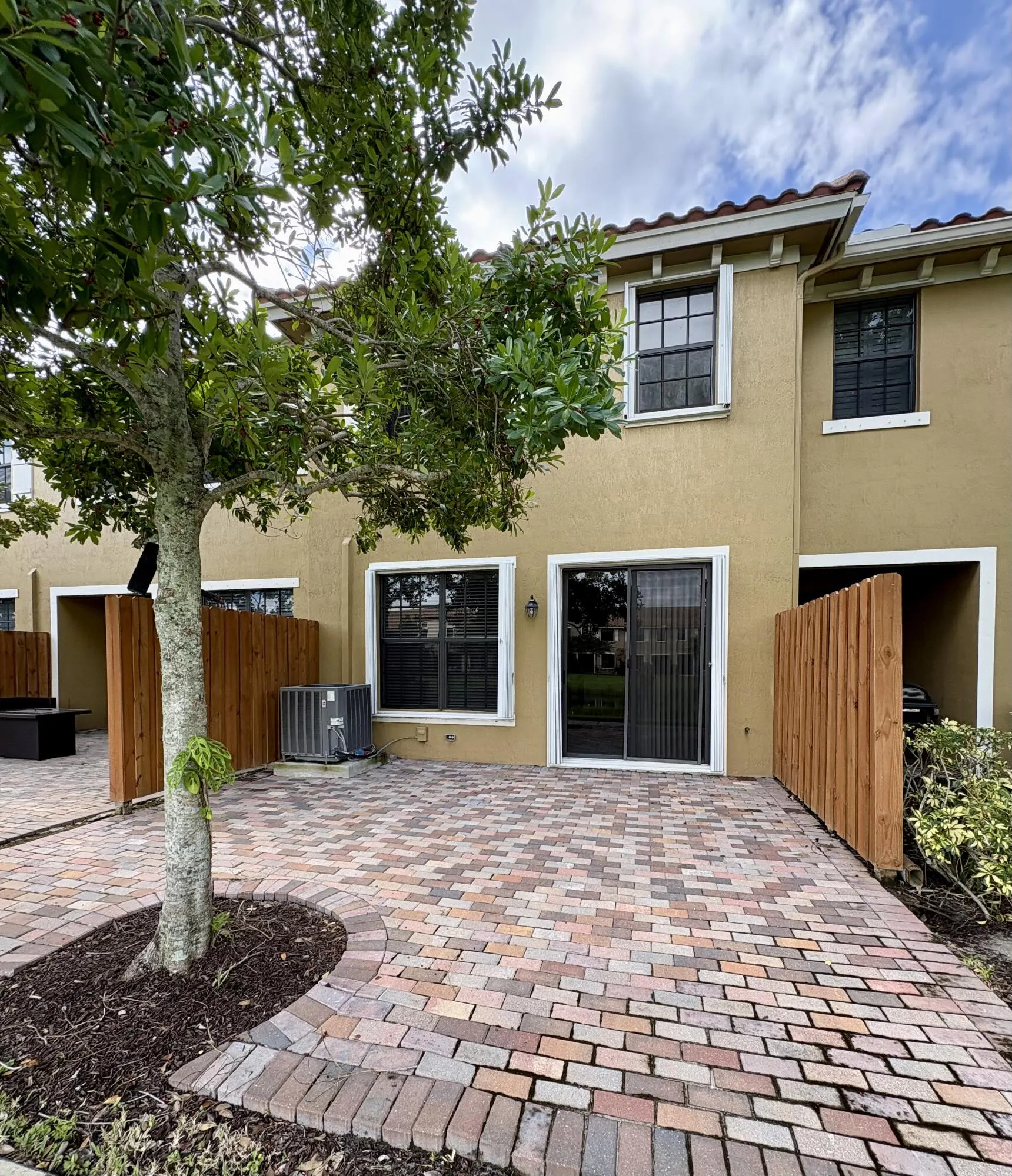 10199 WELLINGTON PARC Drive