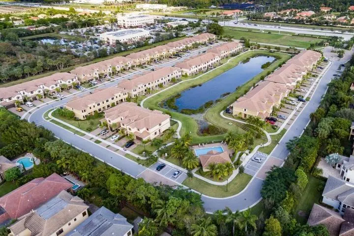 10199 WELLINGTON PARC Drive