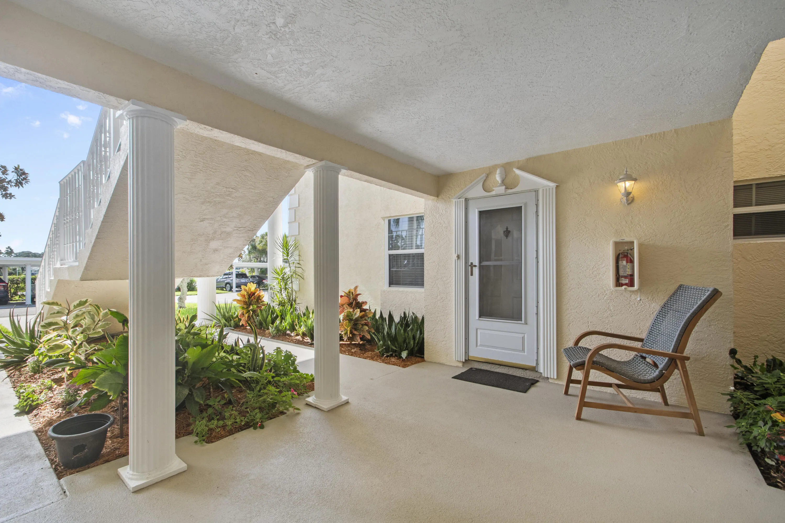 406 GROVE ISLE Circle #406