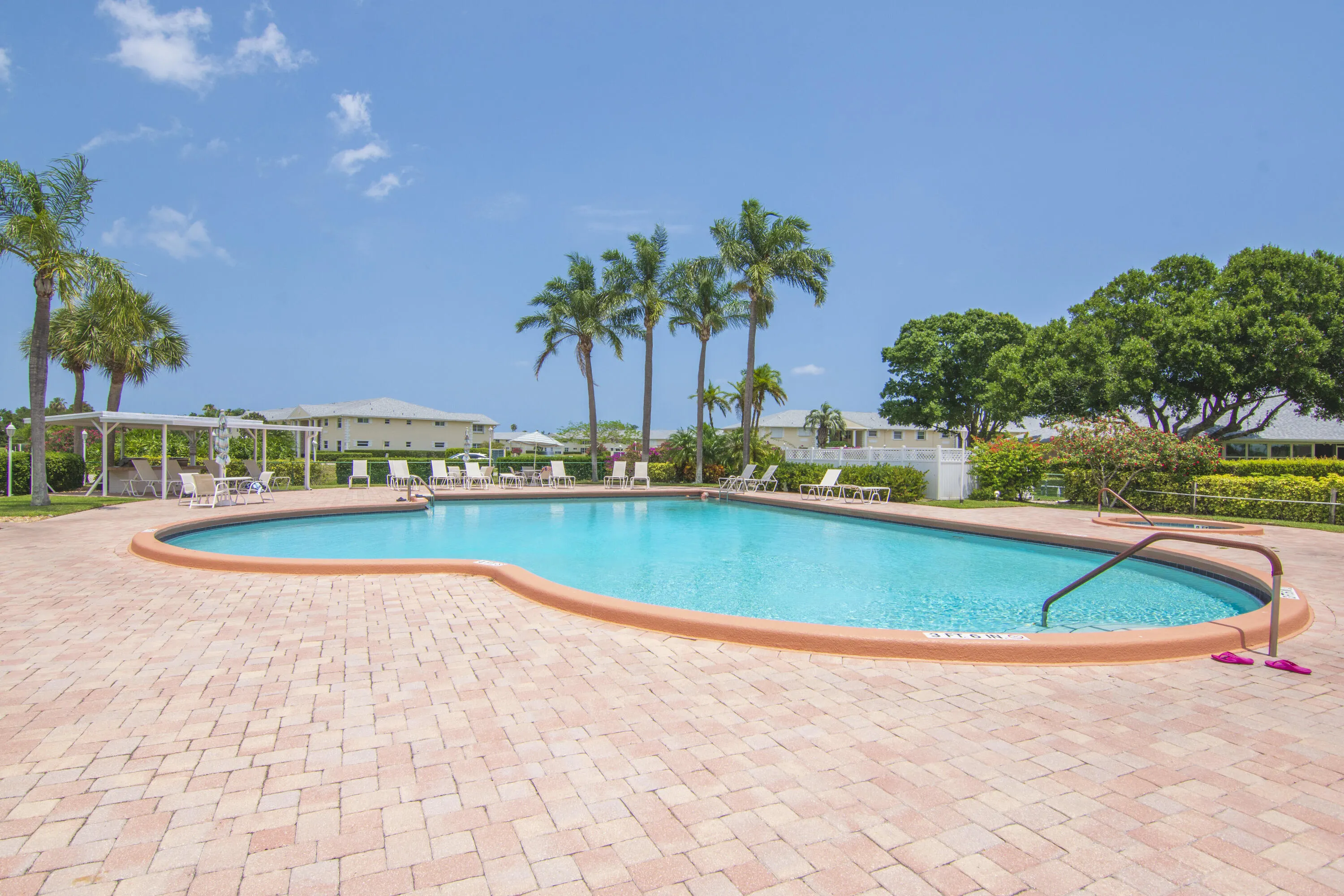 406 GROVE ISLE Circle #406