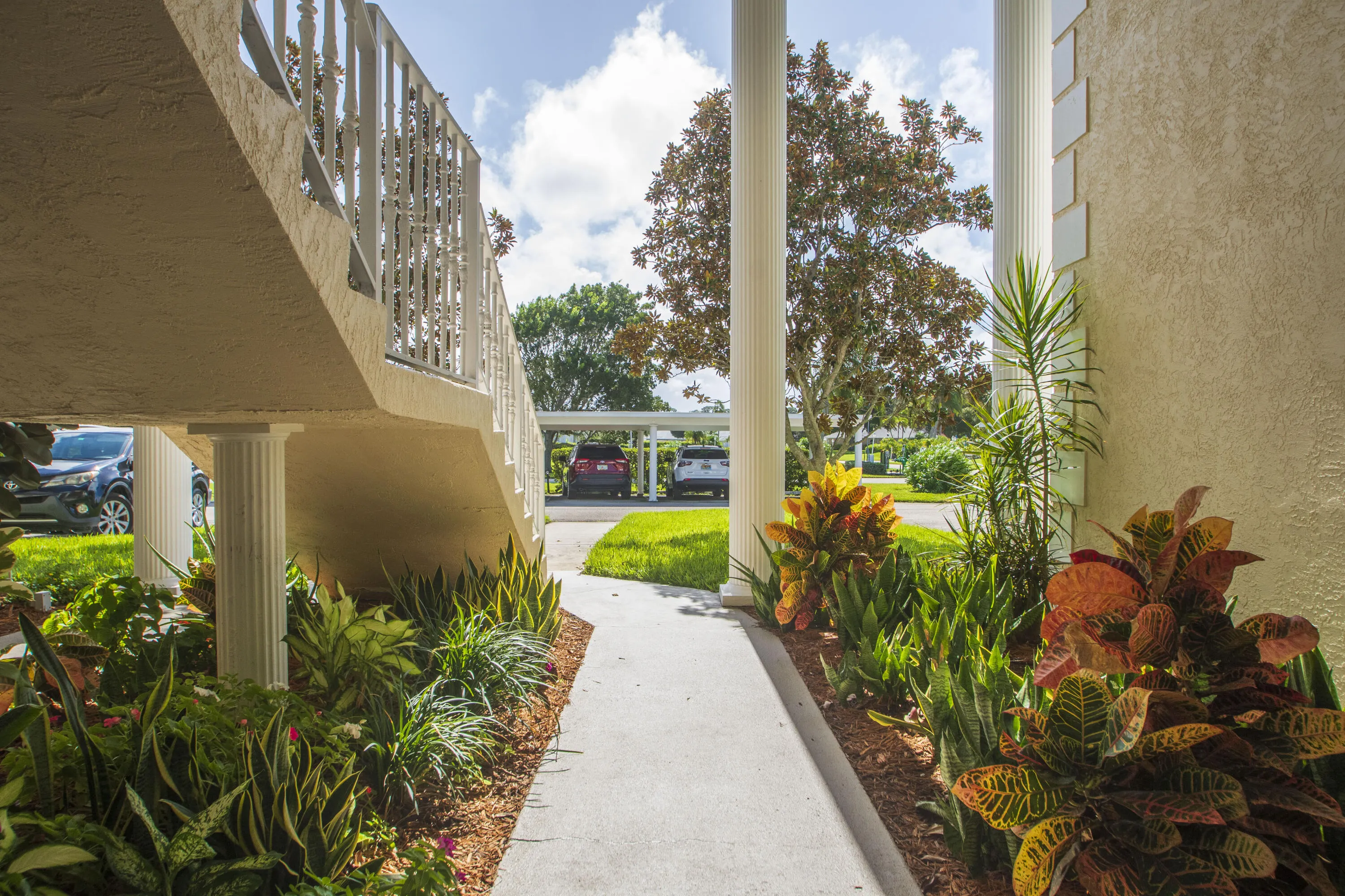 406 GROVE ISLE Circle #406