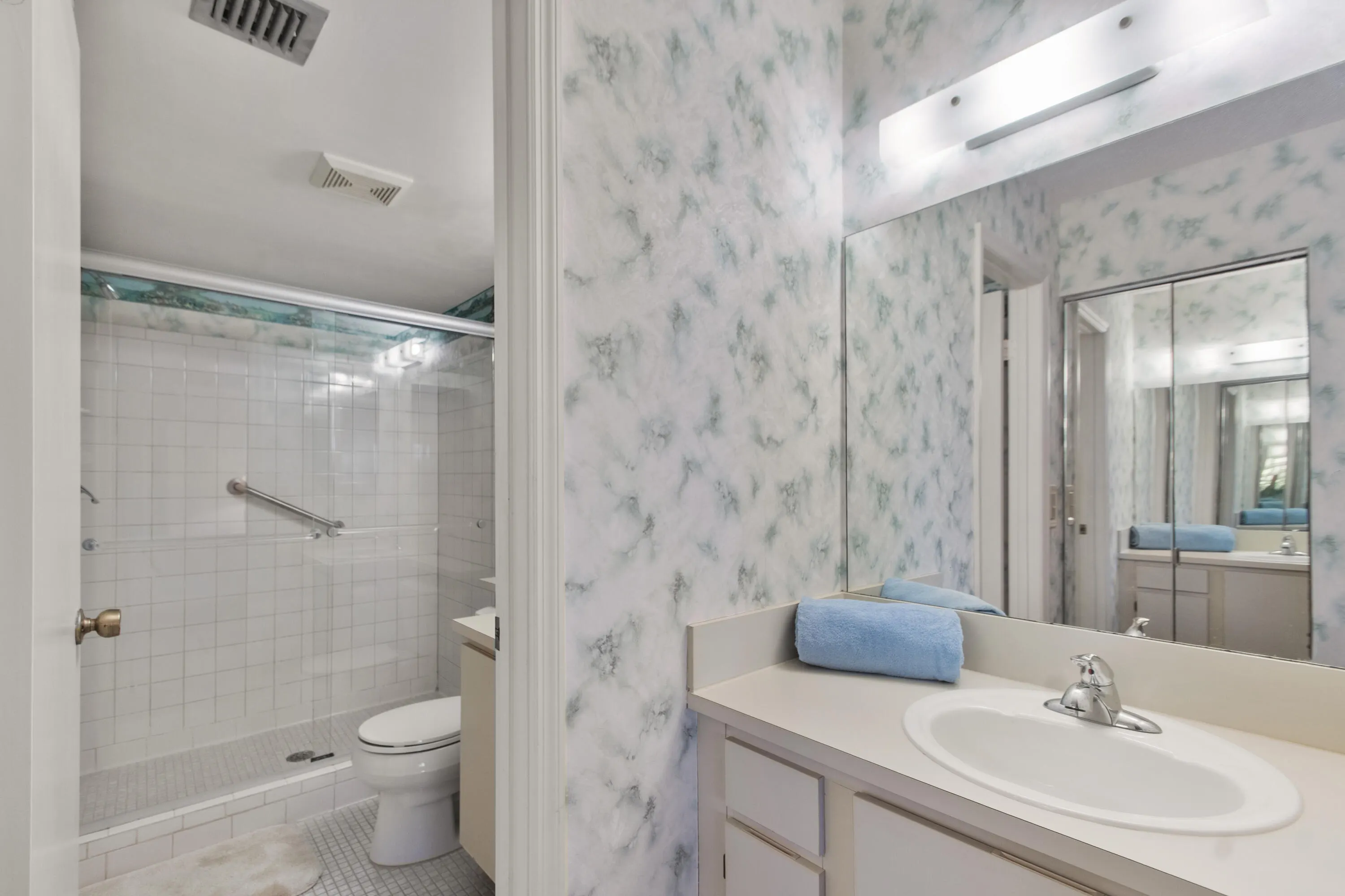 406 GROVE ISLE Circle #406