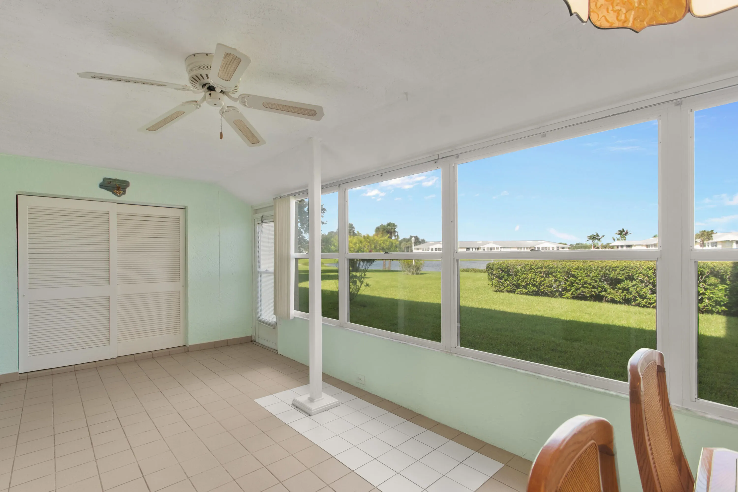 406 GROVE ISLE Circle #406