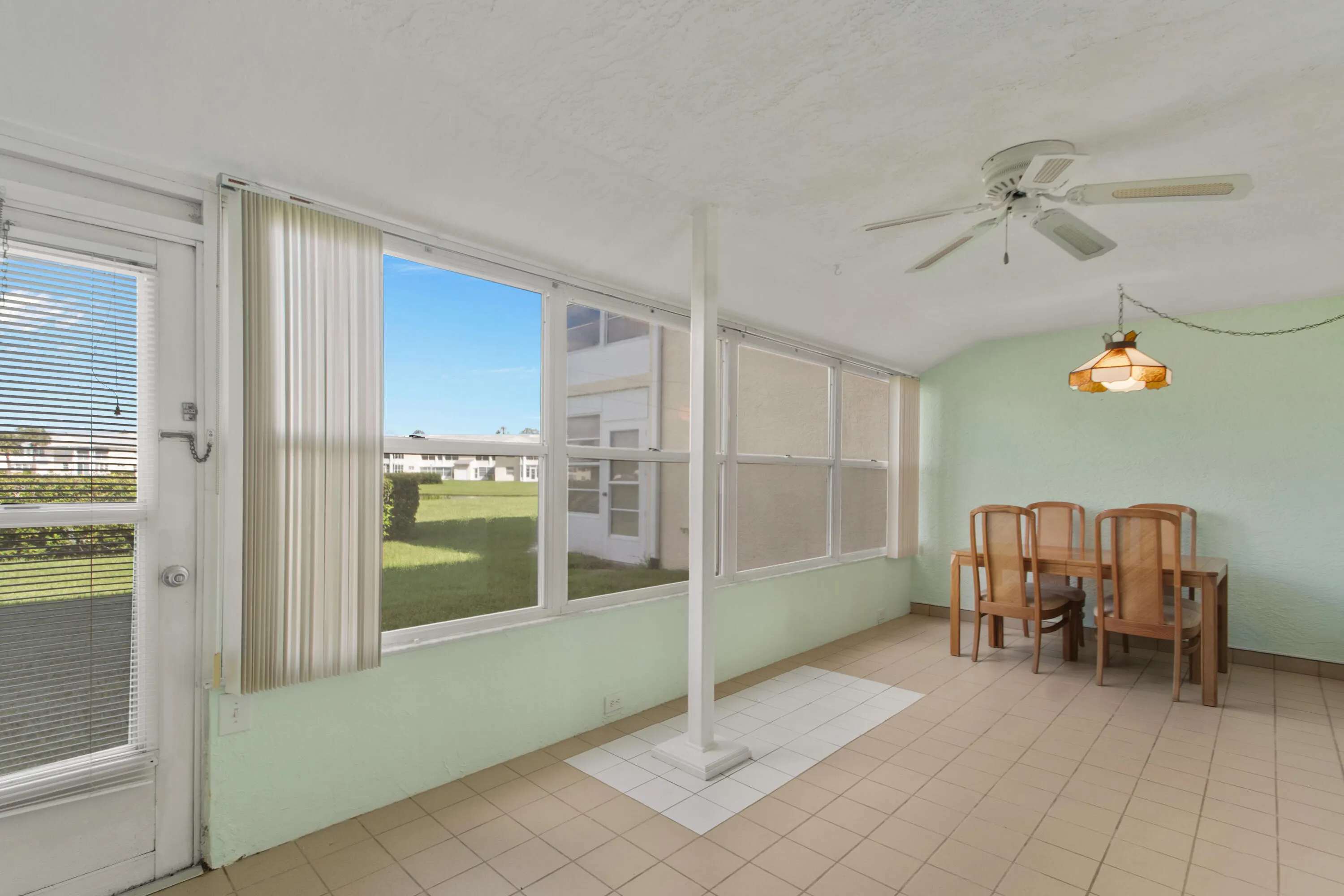 406 GROVE ISLE Circle #406