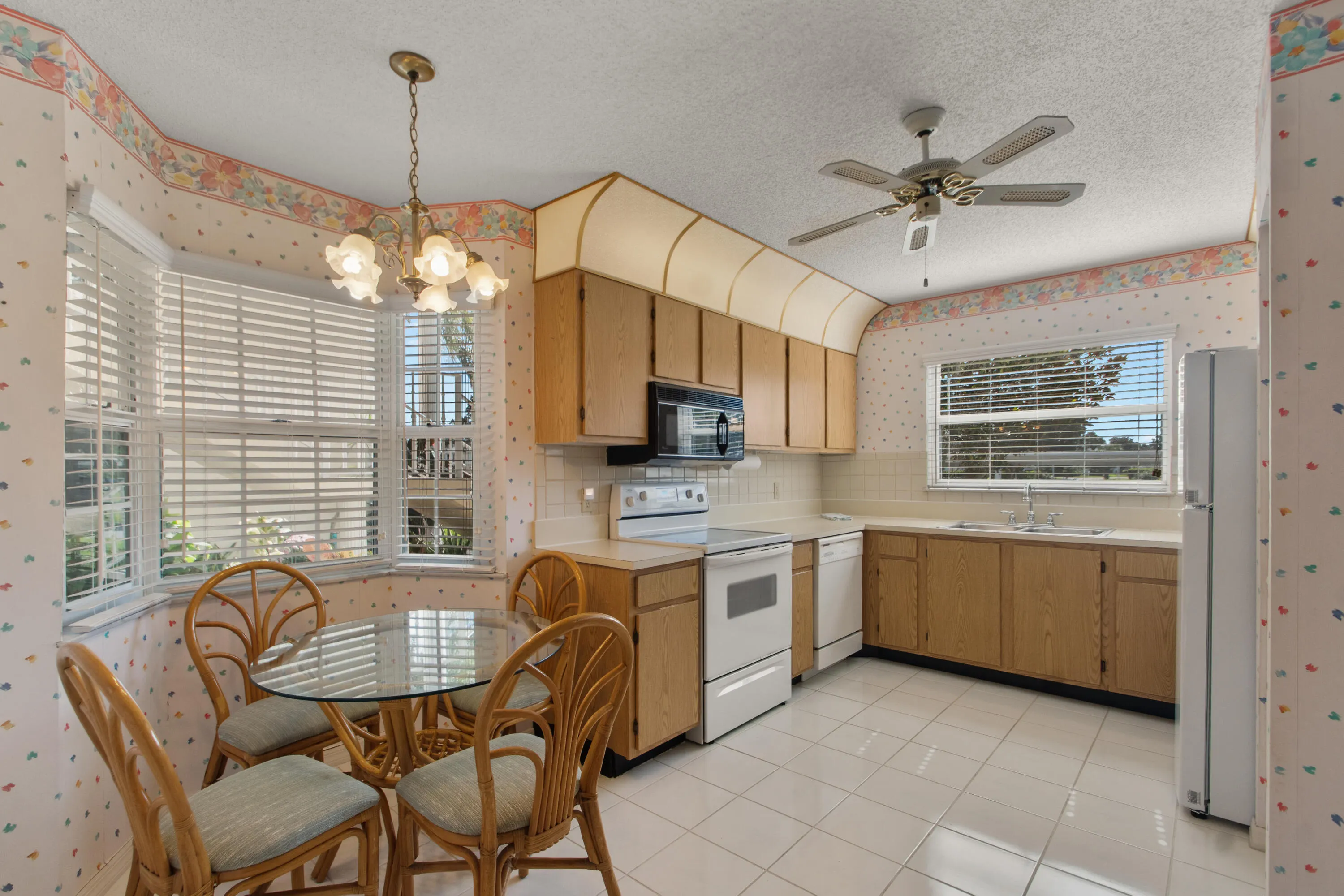 406 GROVE ISLE Circle #406