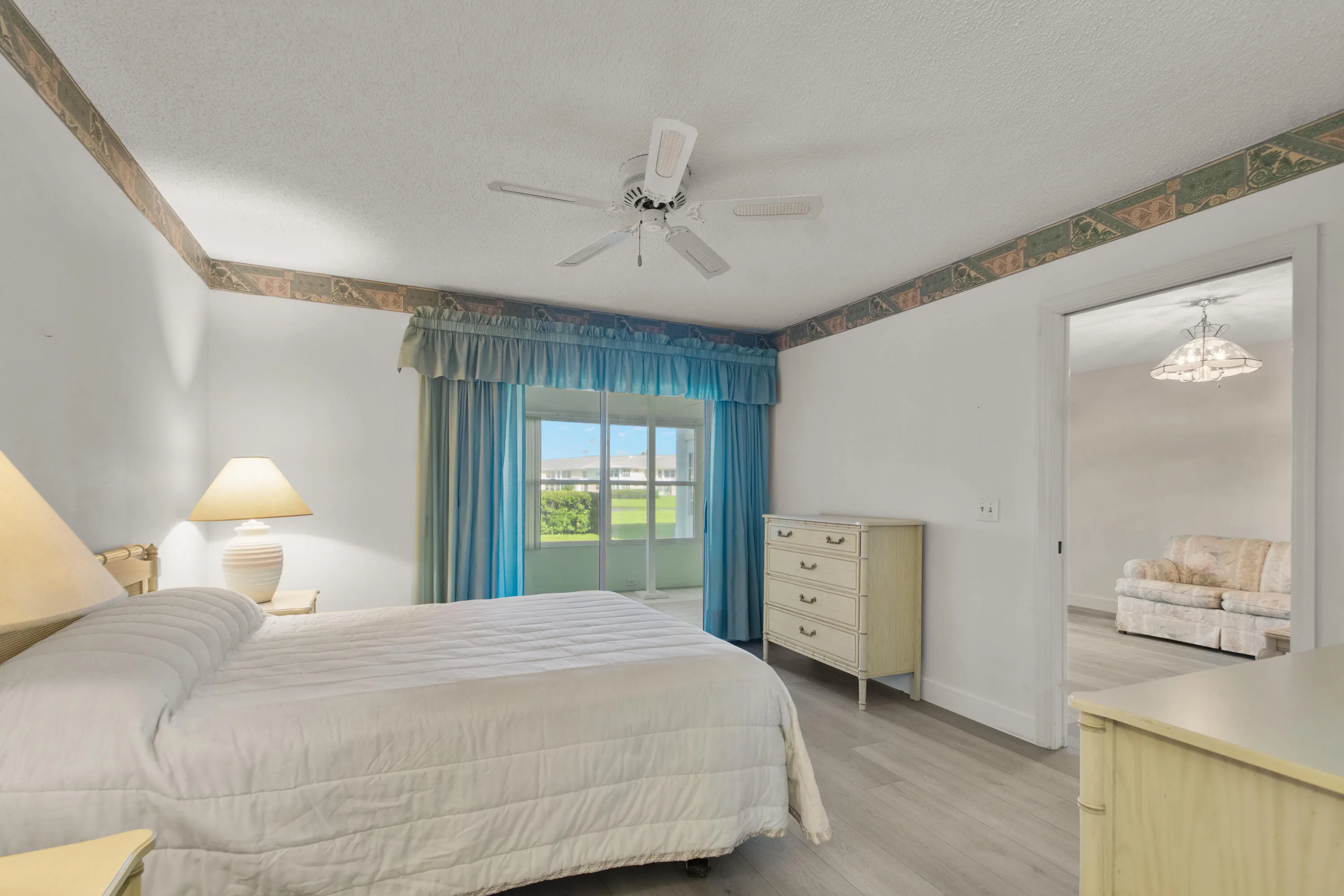 406 GROVE ISLE Circle #406